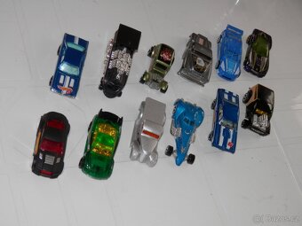 12 kusů modelů autíček Hot wheels, Hotwheels - 2