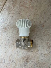 Ovládání radiátorů - plno uzávěr voda 1/2 - 2