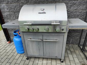 Plynový gril Char Broil Royal - 2