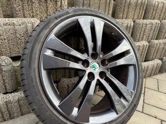 FABIA II RS orig. ALU sada+zánovní letní PIRELLI 205/40 17 - 2