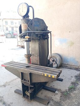 Hydraulický lis - 2