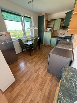 Dlouhodobý pronájem bytu 3+1 (80,2 m² + lodžie) – Rouchovany - 2