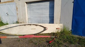 Windsurfingové prkno + plachta a kompletní vybaveni - 2