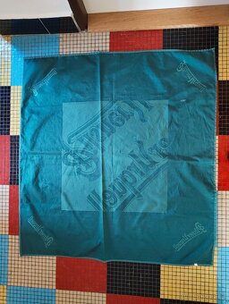 Koupím ubrusy Pilsner Urquell 120 X 120 - 2