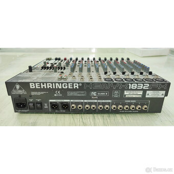 mixážní pult Behringer Xenyx 1832FX - 2