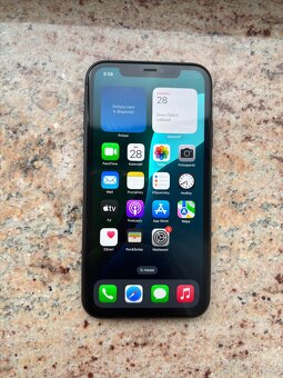 Iphone 11 64GB černá - 2