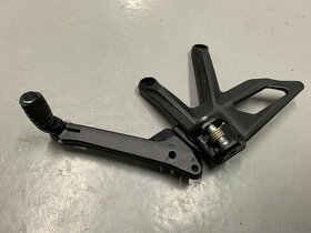 KTM Super Duke 1290 R, 2020+ Držák stupačky L a řadička - 2