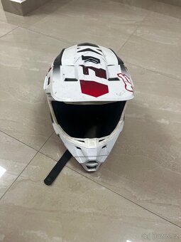 Motocross helma Fox velikosti L 53-60cm - 2