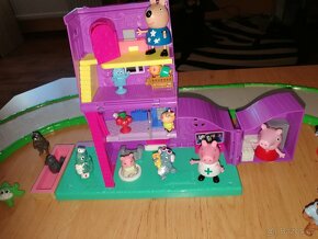 Vláček Peppa Pig, domeček - 2