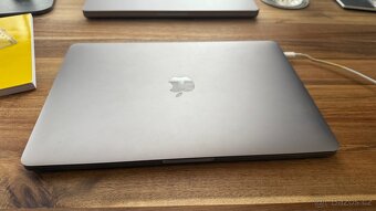 Macbook Pro 13 2018 Retina Krásný stav, zánovní baterie - 2