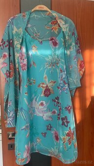 Lehonké šaty Swing - 2