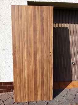 Interiérové dveře 80 P fólie ořech - 2