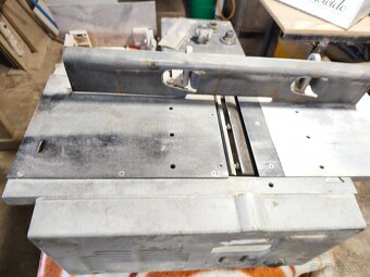 3 DŘEVOOBRÁBĚCÍ STROJE - 2