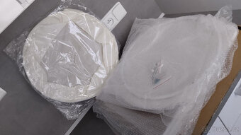 ODKLÁDACÍ STOLEK BÍLÝ - 2