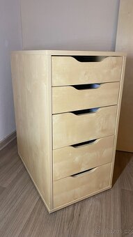 Pracovní stůl - 2