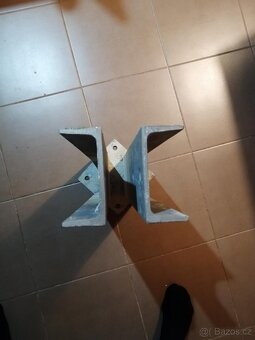 konzoly - kotvící patky do betonu 2x u-profil 14cm - 10ks - 2