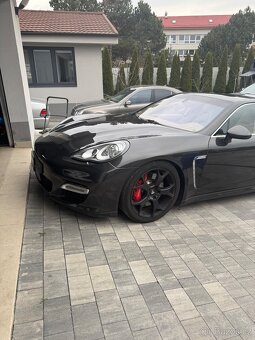 Porsche Panamera Turbo 4s - 2