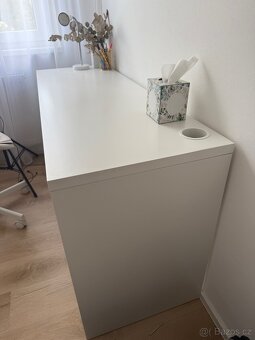 IKEA micke psací stůl - 2
