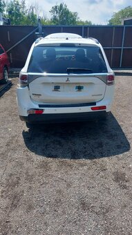 Mitsubishi OUT III 2.2DID 4N14 aut 110kw r.v.2014 - 2