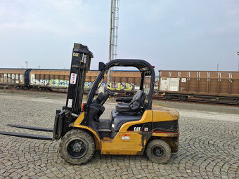 Pronájem Caterpillar DP35 - 2