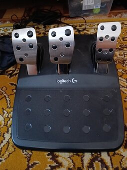 Prodám herní volant Logitech g29 - 2