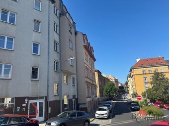 Pronájem, byty/3+kk, 63 m2, nám. V. Řezáče 647/14, 36001 Kar - 2