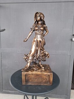 Velká bronzová socha, značená - 2