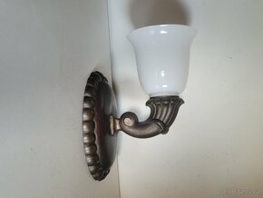 secesní pěkná mosazná lampa, lampička, bílé stínidlo - 2