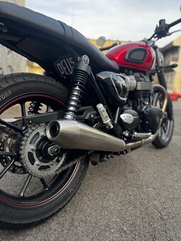 Triumph Street twin 900 - 2