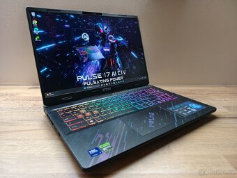 240HZ 16"_MSI PULSE 16 AI C1V_U7-155H_32GB_RTX 4070 8GB - 2