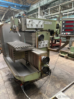 Nástrojařská frézka FNGJ 32 - 2