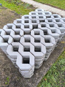 Betonová zatravňovací dlažba 50 ks - 2