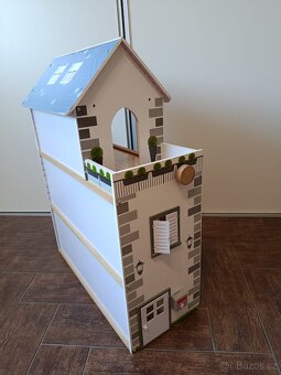 Prodám Dřevěný domeček pro panenky XXL - 2