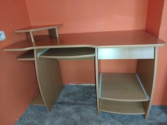 Kancelářský stůl+ regál zdarma - 2