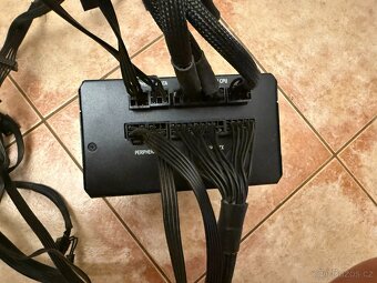 Corsair RM750x – 750W 80 PLUS Gold, plně modulární ATX zdroj - 2