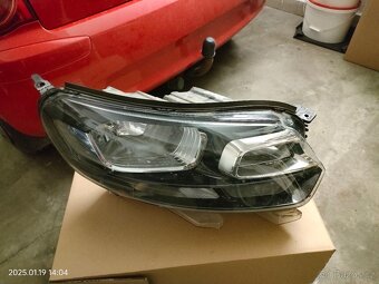Přední světlo Citroen Jumpy / Spacetourer - 2
