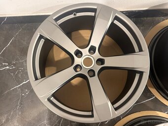 original kolesa Porsche Macan r20 95B 95B601025FM - 2