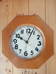 Nástěnné starší hodiny - 2