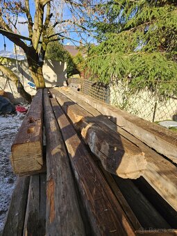 Staré dřevěné trámy - 2