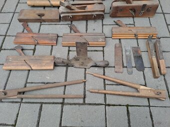 22ks ručních starých dřevěných hoblíků - 2
