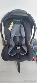 Vajíčko Klippan Dinofix se základnou - 2