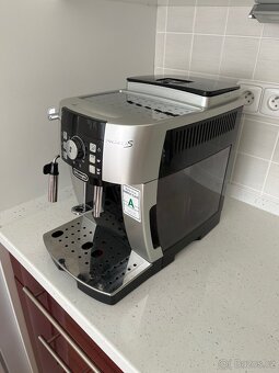 Automatický kávovar De'Longhi Magnifica S - 2