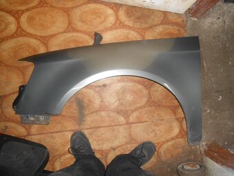 prodam predni blatniky vw passat b6 , 3C , kod barvy LB6S - 2