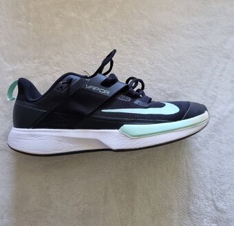 Tenisové boty Nike 42,5 (27cm) - 2