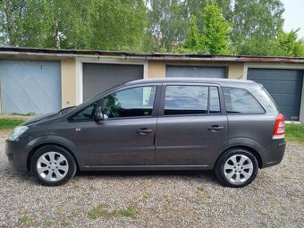 Opel Zafira 1,8 16V 103kw r.v.2010 7míst - 2