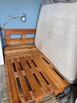 Postel z palet 140 cm - 2