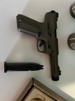 Plynová airsoft zbraň AAP-01 - 2