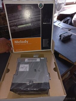 AAO600001 - Autorádio Melody - Octavia II - 2