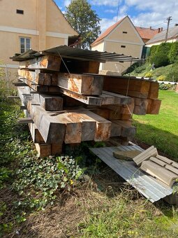 Krásné vyschlé interiérové trámy - 2