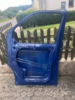 Přední pravé dveře Volkswagenu T5 - 2